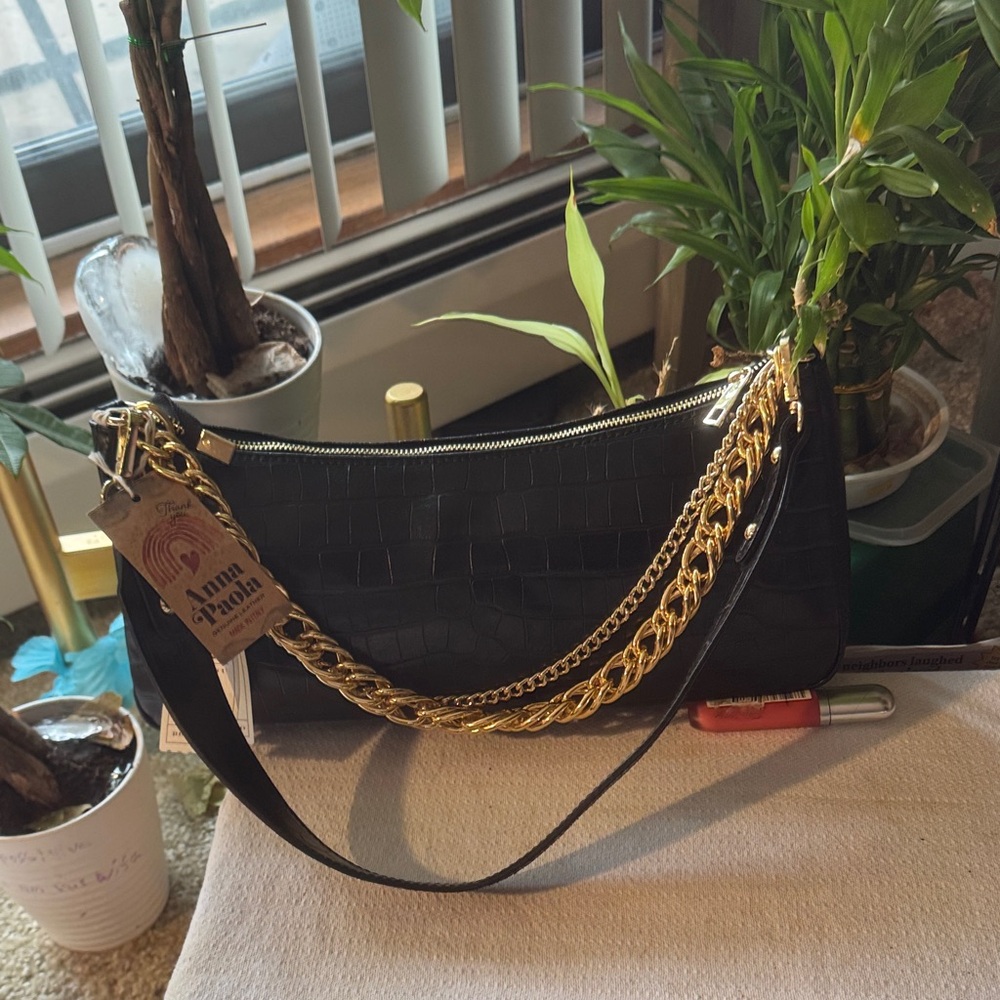 Anna PAOLA Black Shoulder Bag with Gold Chain